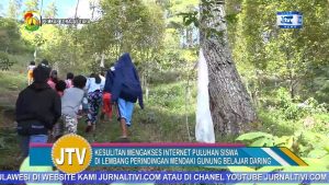 PULUHAN PELAJAR DI PERINDINGAN, MENDAKI BUKIT MENCARI JARINGAN INTERNET