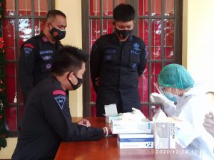 Antisipasi Penyebaran Covid-19 Pasca Pencoblosan, Personil BKO Pengamanan Pilkada di Torut, Langsung Rapid Test