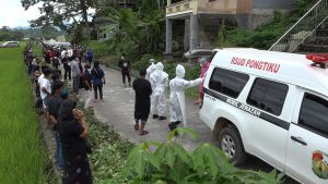 BERITA VIDEO : SATU PASIEN POSITIF COVID-19 DIMAKAMKAN JADI TONTONAN WARGA