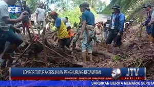 BERITA VIDEO : LONGSOR TUTUP JALAN PENGHUBUNG KECAMATAN DI KAPALAPITU, TNI DAN WARGA BERJIBAKU BERSIHKAN MATERIAL DENGAN ALAT SEADANYA