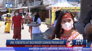 BERITA VIDEO : GUNAKAN PAKAIAN ADAT, AAT BERBAGI MASKER DAN COKLAT KE PENGGUNA JALAN