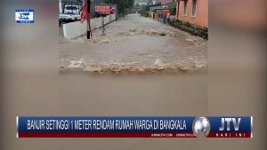 BERITA VIDEO : BANJIR SETINGGI 1 METER RENDAM SEJUMLAH RUMAH WARGA DI BANGKALA, JENEPONTO