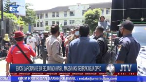 BERITA VIDEO : EMOSI LAPORAN DUGAAN PERSELINGKUHAN OKNUM ANGGOTA DPRD KE BK BELUM ADA HASIL, MASSA AKSI GEBRAK MEJA DPRD TORUT