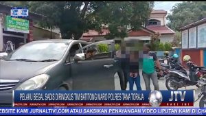 BERITA VIDEO : SEMBUNYI DIATAS PLAFON, PELAKU BEGAL SADIS DIRINGKUS TIM BATITONG MARO POLRES TANA TORAJA
