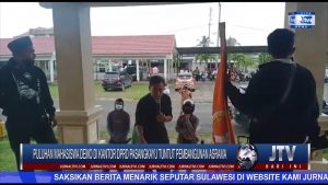 BERITA VIDEO : PEMKAB DINILAI PILIH KASIH, PULUHAN MAHASISWA PASANGKAYU DEMO TUNTUT PEMBANGUNAN ASRAMA