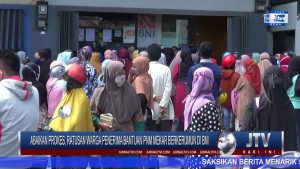 BERITA VIDEO : ABAIKAN PROKES, RATUSAN WARGA PENERIMA BANTUAN PNM MEKAR BERKERUMUN DI BNI