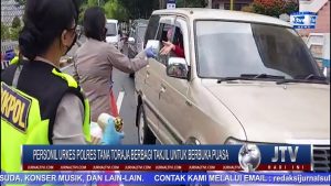BERITA VIDEO : PERSONEL URKES POLRES TANA TORAJA BERBAGI TAKJIL UNTUK BERBUKA PUASA