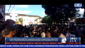 BERITA VIDEO : TUNTUT PERCEPATAN AKREDITASI, MAHASISWA UKI DEMO DI DEPAN GEDUNG DPRD TORUT