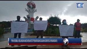 BERITA VIDEO : FPAK KEMBALI MELAKUKAN AKSI MENUNTUT PENUNTASAN DUGAAN KORUPSI DI PASANGKAYU