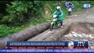 BERITA VIDEO : JALAN PENGHUBUNG RUSAK PARAH, WARGA PALANGKA SANTUNG MINTA PEMDA TAK TUTUP MATA
