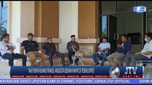 BERITA VIDEO : TAK PUNYA RUANG FRAKSI, ANGGOTA DEWAN PASANGKAYU RAPAT DI TERAS DPRD