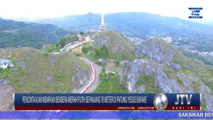 BERITA VIDEO : PENCINTA ALAM KIBARKAN BENDERA MERAH PUTIH SEPANJANG 76 METER DI PATUNG YESUS BURAKE