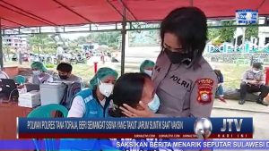 VIDEO : Polwan Polres Tana Toraja, Beri Semangat Siswa yang Takut Jarum Suntik saat Vaksin