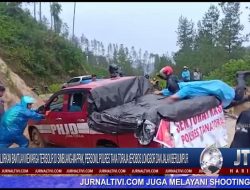 Berita Video : Salurkan Bantuan Kewarga Terisolir di Simbuang, Personil Polres Tana Toraja Terobos Longsor dan Jalan Berlumpur