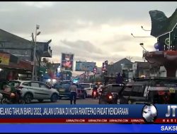 Berita Video : Jelang Tahun Baru 2022, Jalan Utama di Kota Rantepao Padat Kendaraan