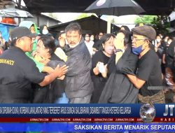 Berita Video : Tiba Dirumah Duka, Korban Lakalantas Yang Terseret Arus Sungai Salubarani, Disambut Tangis Histeris Keluarga