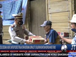 Berita Video : Peduli Sesama, Kasat Lantas Polres Toraja Utara Bersama Jurnalis TV, Salurkan Bantuan Kepada Kakek Tandi