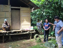 Setelah Viral Diberitakan, Pihak Pemkab Toraja Utara Akhirnya Menyambangi Kakek 70 Tahun Digubuk Lapuk