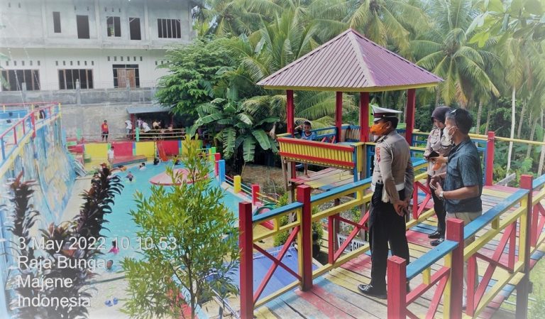 Pengunjung Meningkat, Personil Polres Majene Fokus Pengamanan di Kawasan Wisata