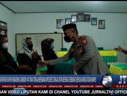 Berita Video : Manfaatkan Momen Safari Ramadhan, Dandim Bersama Kapolres Toraja Utara Berbagi Sembako Kepada Warga Tidak Mampu