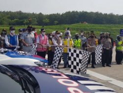 Tiga Menteri Resmi Buka Pemberlakuan One Way di Gerbang Tol Kalikangkung Semarang