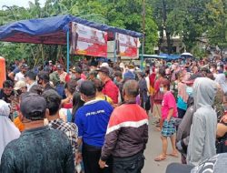 Ratusan Warga Pejagalan Berdesakan Antri Minyak Goreng Mura