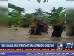 Update Banjir Mamuju : Video : Aksi Heroik Anggota TNI Evakuasi Warga Ditengah Derasnya Terjangan Banjir