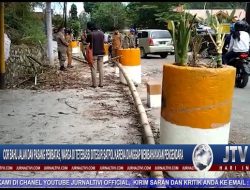 Berita Video : Cor Bahu Jalan dan Pasang Pembatas, Warga di Tetebassi Ditegur Satpol Karena Dianggap Membahayakan Pengendara
