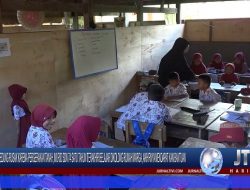Berita Video : Gedung Rusak Karena Pergerakan Tanah, Murid SDN 74 Belajar Dikolong Rumah Warga, Akhirnya Mendapat Bantuan