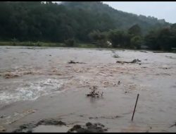 Tanggul Jebol di Pangli Rusak Sejumlah Rumah Warga dan Rendam Puluhan Hentar Sawah, Petani Terancam Merugi