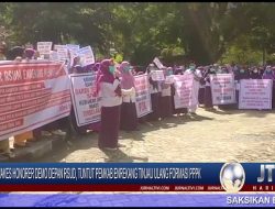 Berita Video : Nakes Honorer Demo Depan RSUD Masenrempulu, Tuntut Pemkab Enrekang Tinjau Ulang Formasi PPPK