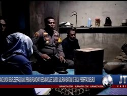 Berita Video : Seberangi Sungai Berarus Deras, Dinsos Pemkab Pasangkayu Bersama Polsek Sarudu Salurkan Bantuan Ke Rumah Bocah Penderita Gisi Buruk