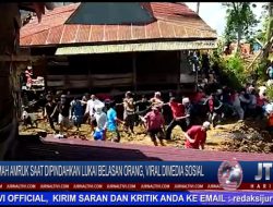 Berita Video : Rumah Amruk Saat Dipindahkan Lukai Belasan Orang Warga di Enrekang, Viral di Media Sosial