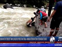 Berita Video : Pengendara Motor Terseret Tanah Longsor di Poros Tana Toraja – Mamasa Ditemukan Tewas Tersangkaut di Batu