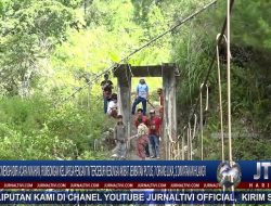Berita Video : Hendak Menghadiri Acara Nikahan, Rombongan Keluarga Pengantin Tercebur Kesungai Akibat Jembatan Putus, 7 Orang Luka, 2 Dinyatakan Hilang