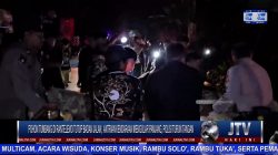 Berita Video : Pohon Tumbang di Rantelemo Tutup Badan Jalan,  Antrian Kendaraan Mengular Panjang, Polisi Turun Tangan