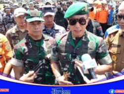 Hadiri Apel Simulasi Penanggulangan Bencana, Pangdam XIV Hasanuddin Salurkan Bantuan Sosial Kepada Warga