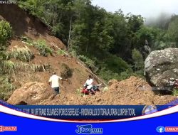 Berita Video : Longsor Tutup Badan Jalan, Jalur Trans Sulawesi Poros Sereale – Rindingallo di Toraja Utara Lumpuh Total
