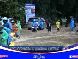 Berita Video : Diguyur Hujan Deras Jalan Trans Sulawesi Terendam Banjir Picu Kemacetan Panjang, 1 Rumah Tertimpa Batu