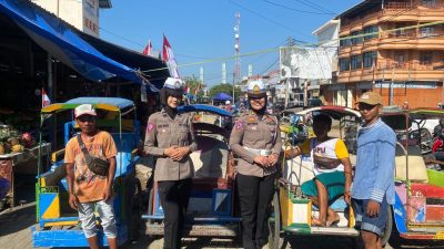 Polwan Cantik Ajak Tukang Becak Jadi Pelopor Keselamatan Berlalulintas