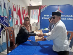 Katua Apdesi Mamuju Mendaftar Calon Pendamping Sutinah Suhardi di Partai Demokrat