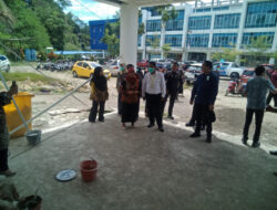 Perbaikan Plafon Bangunan Radio Terapi Rumah Sakit Regional Sulbar Yang Ambruk Hampir Rampung