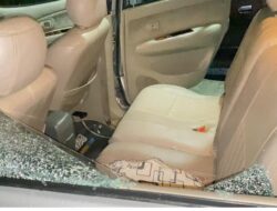 Melintas di Lokasi Banjir Mobil Minibus Diparangi Oknum ASN Pelaku Nyaris Diamuk Warga