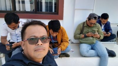 Berjam Jam Menunggu Konfirmasi Kasus Korupsi Perjalanan Dinas Fiktif Anggota Dewan Mamuju, Kejari Bungkam, Wartawan Kecewa