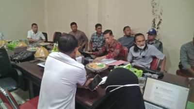 Rapat Penciutan Lahan Tambang Milik PT Polemaju Ricuh, Warga Pemilik Lahan Mengamuk