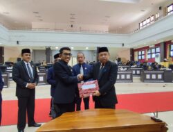 Rapat Paripurna Bersama DPRD Pasangkayu, Pemkab Serahkan 3 Ranperda Untuk Jadi Perda