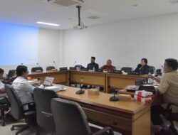 Komisi III DPRD Provinsi Sulawesi Barat Gelar Rapat Kerja Bersama Mitra OPD untuk Monitoring dan Evaluasi Pelaksanaan APBD Tahun 2024 serta Rencana Kegiatan OPD Tahun 2025
