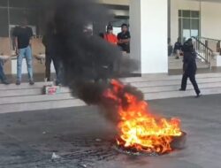 Puluhan Mahasiswa Geruduk Gedung DPRD Sulbar Gegara Dermaga Sandeq Nusantara Milik Polda Diduga Tidak Ada IMB