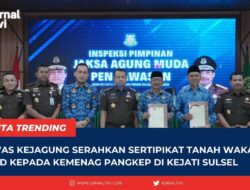 Jamwas Kejagung Serahkan Sertipikat Tanah Wakaf Masjid Kepada Kemenag Pangkep Di Kejati Sulsel