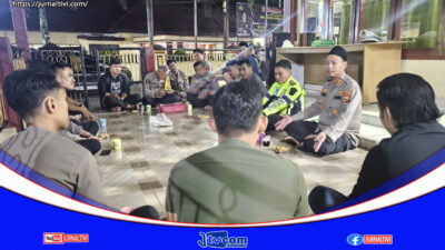 Beri Dorongan dan Motivasi Dalam Menjalankan Tugas, Kapolres Tana Toraja Lesehan Dengan Anggota